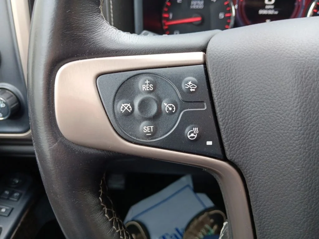 Used 2016 Onyx Black GMC Denali image 28