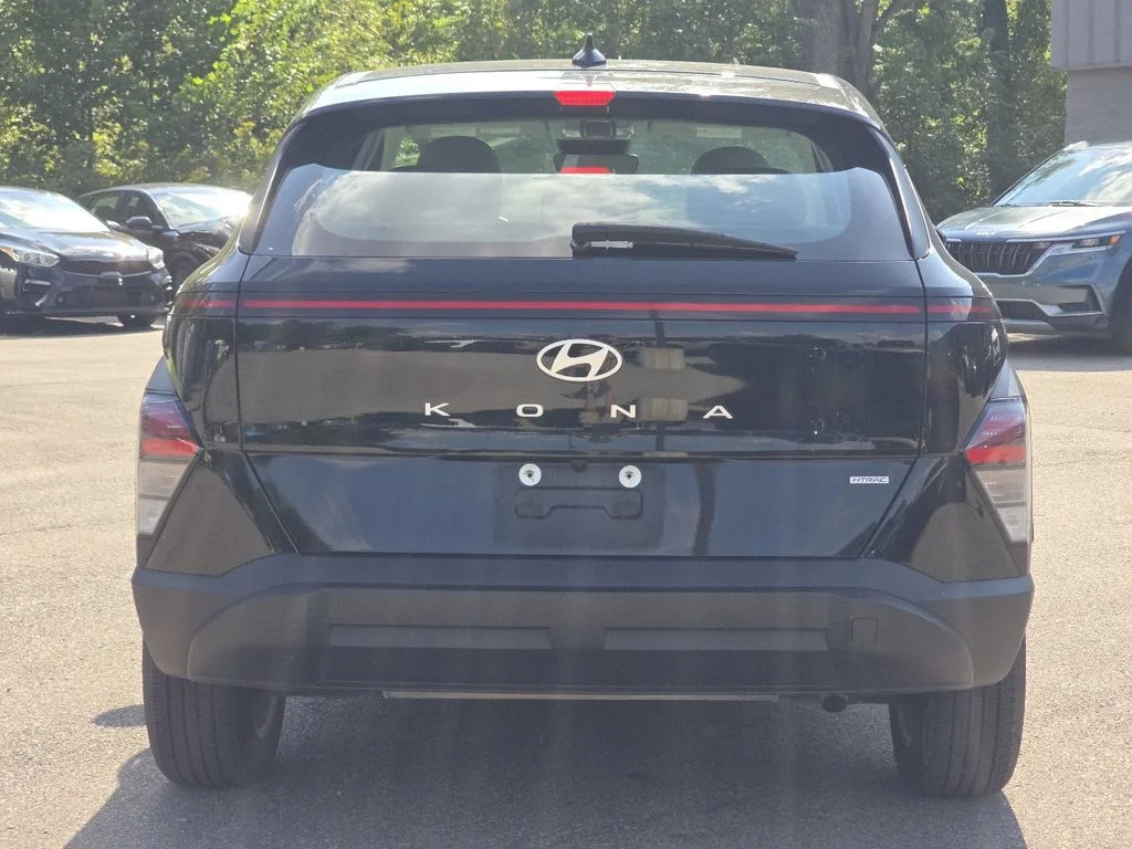 Used 2024 Black Hyundai SE image 14