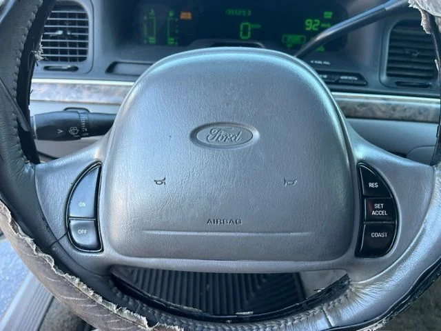 Used 2000  Ford LX image 17