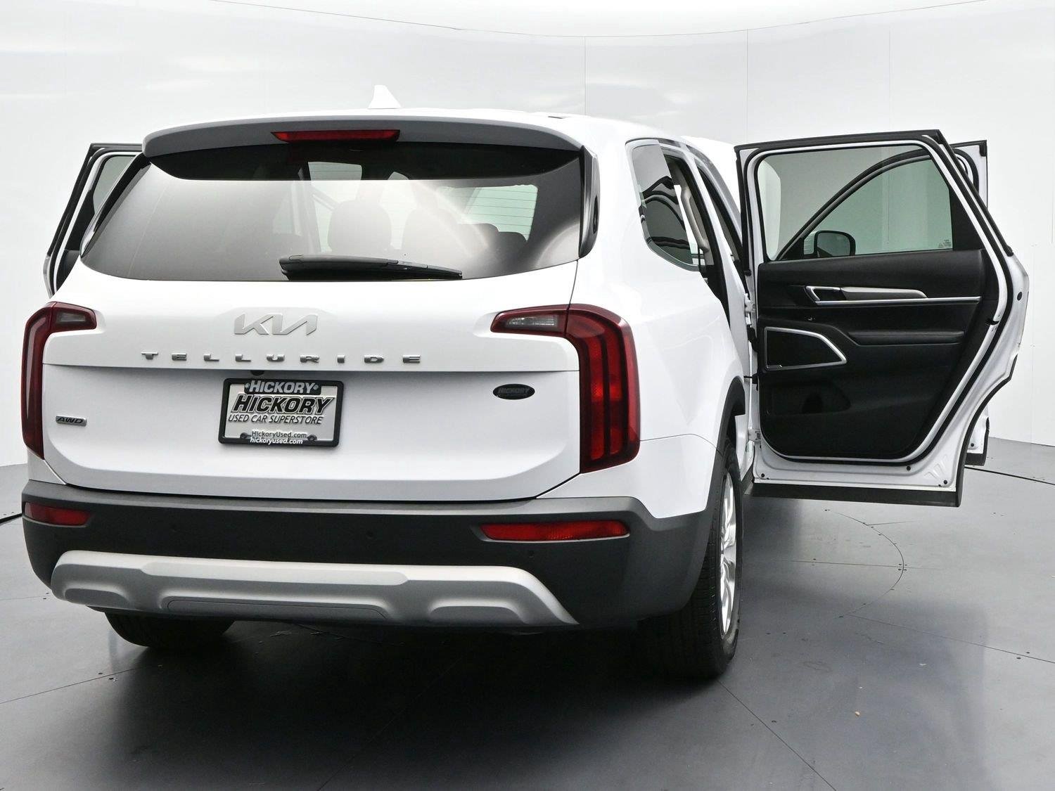 Used 2022 Glacial White Pearl Kia LX image 38