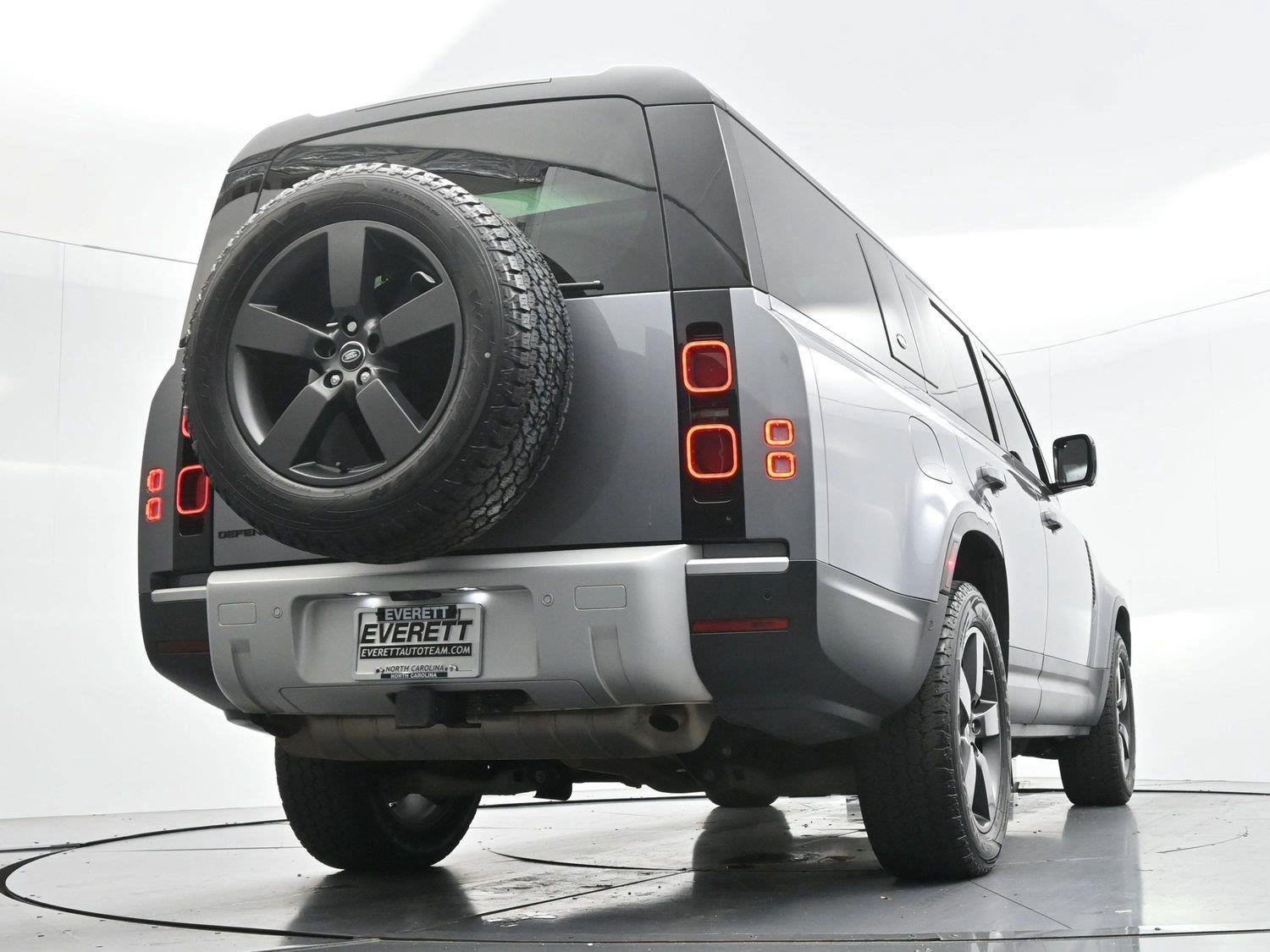 Used 2024 Eiger Grey Metallic Land Rover S image 58