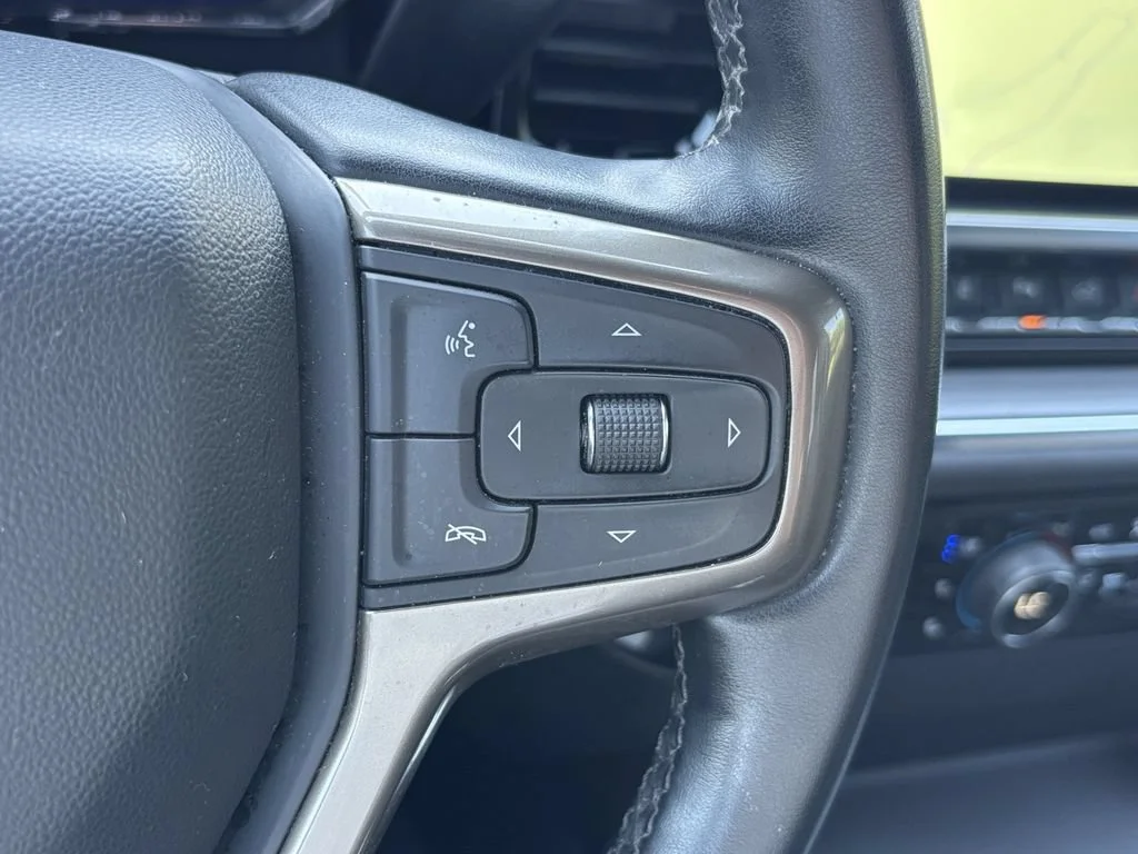 Used 2024 Summit White Chevrolet High Country image 25