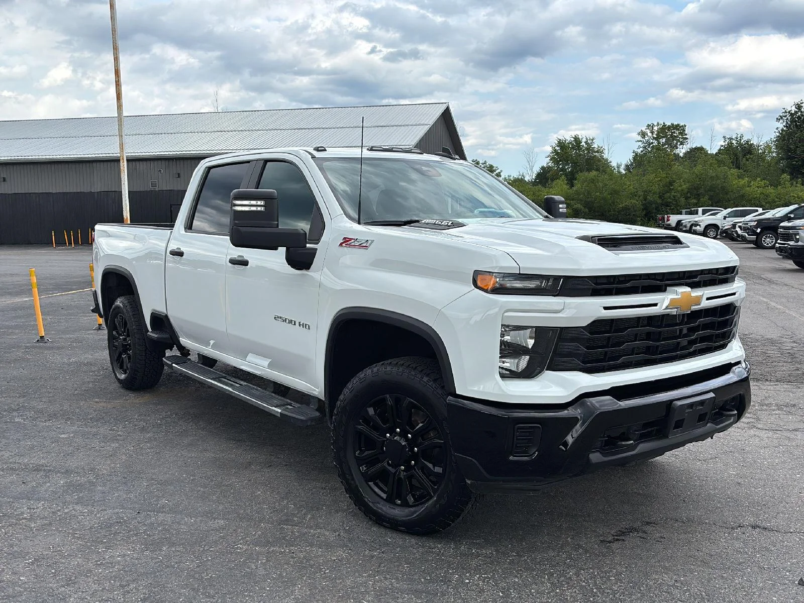 Used 2024 Summit White Chevrolet Custom image 9