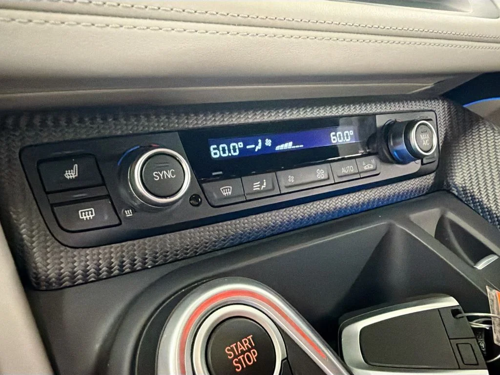 Used 2019 Crystal White Pearl BMW Base image 17