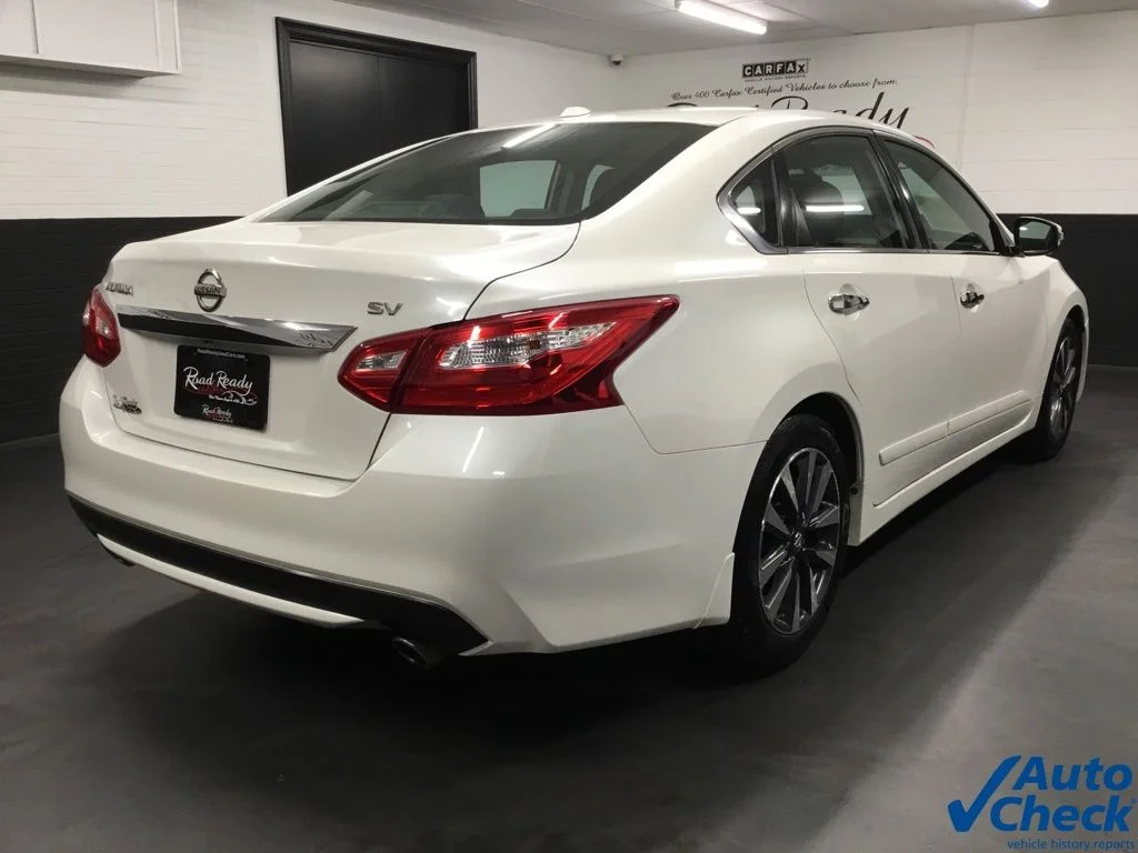 Used 2016 White Nissan 2.5 SV image 10