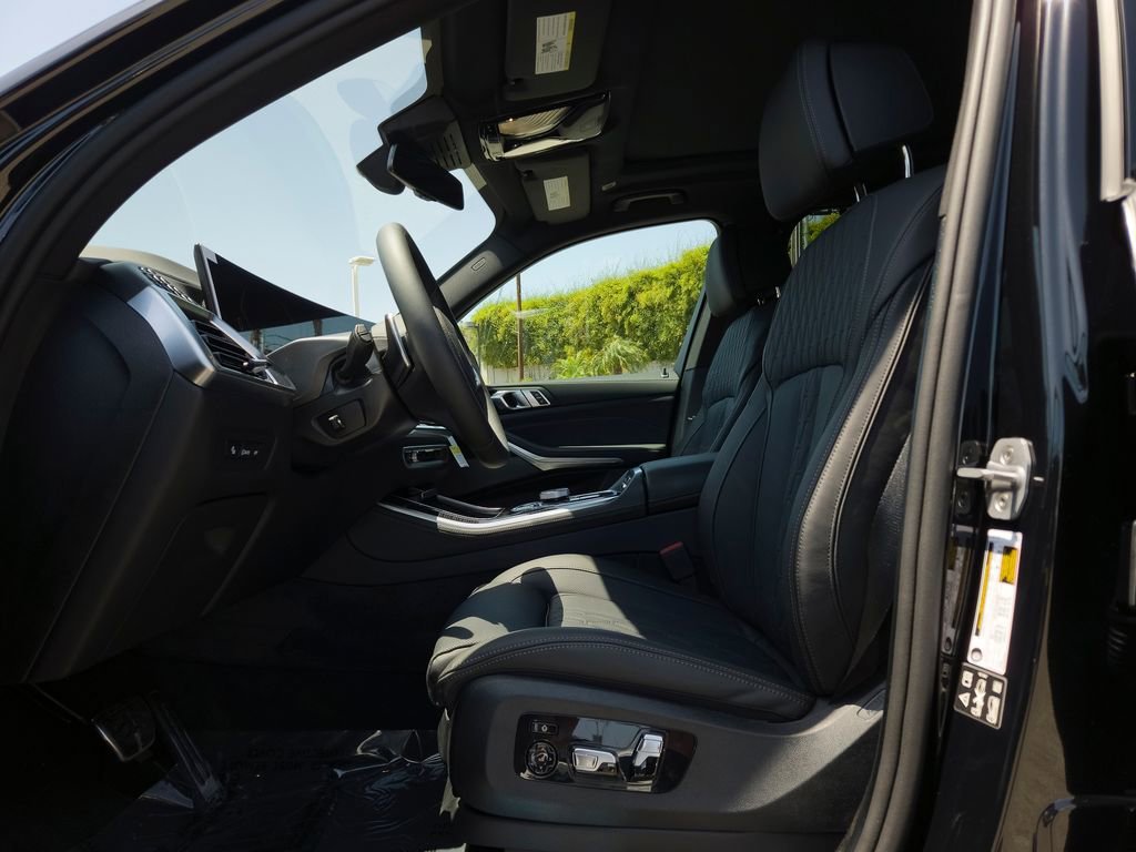 New 2026 Black Sapphire Metallic BMW xDrive40i image 7