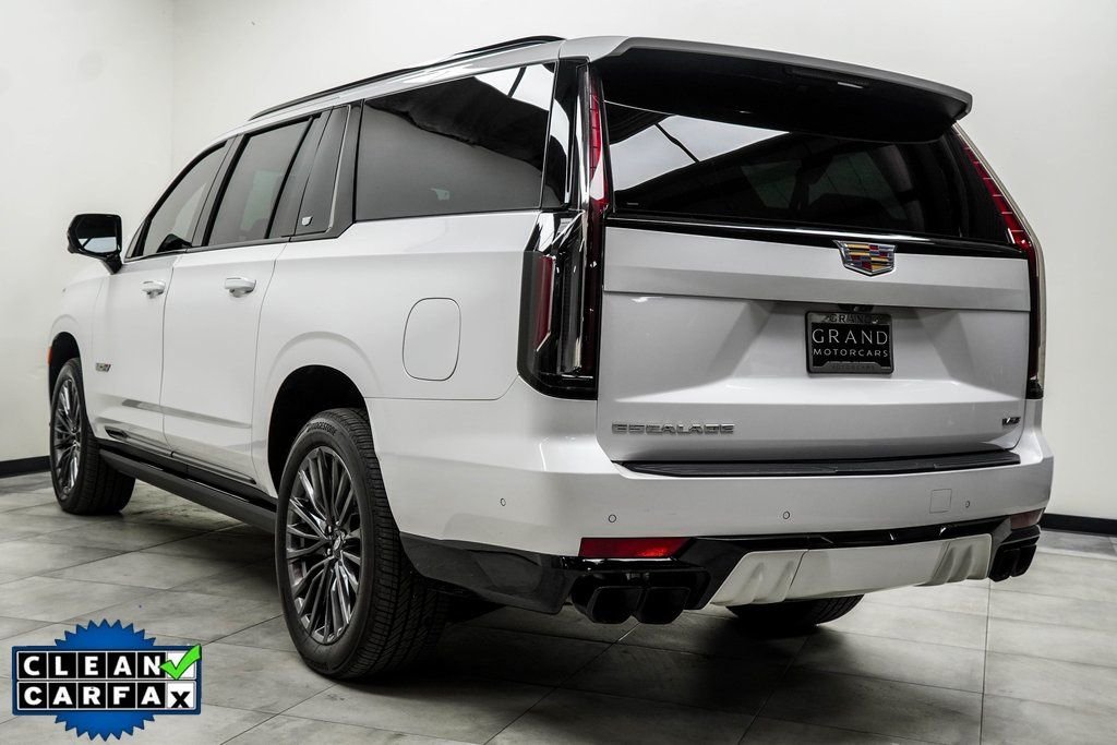 Used 2023 White Cadillac V-Series image 11