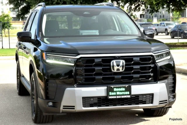New 2026 Crystal Black Pearl Honda AWD Touring Blackout image 2