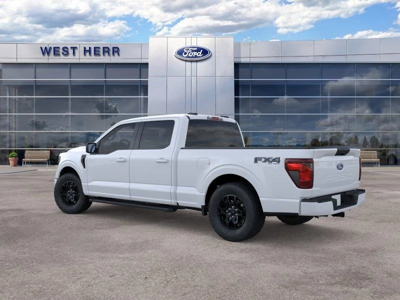 New 2026 Oxford White FORD XLT image 5