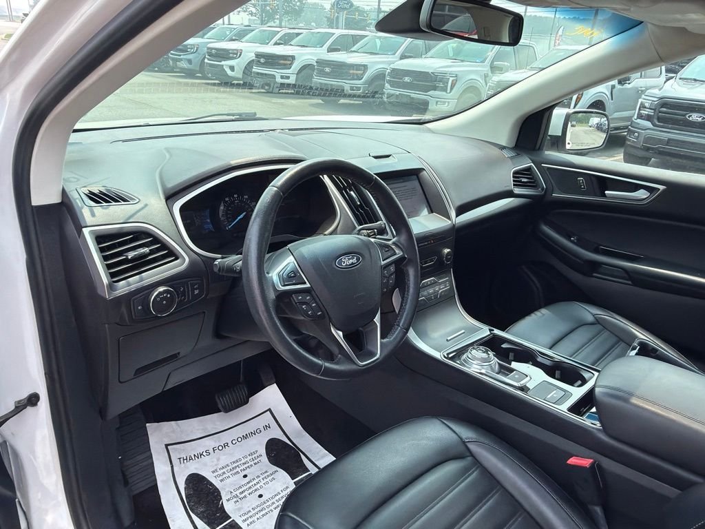 Used 2019 White Platinum Clearcoat Metallic Ford SEL image 11