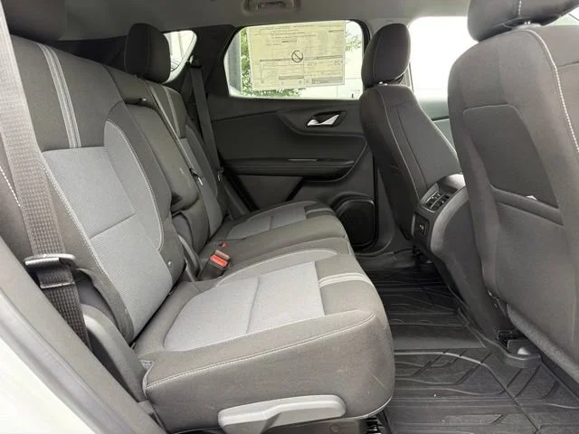 New 2026 Summit White Chevrolet 2LT image 21