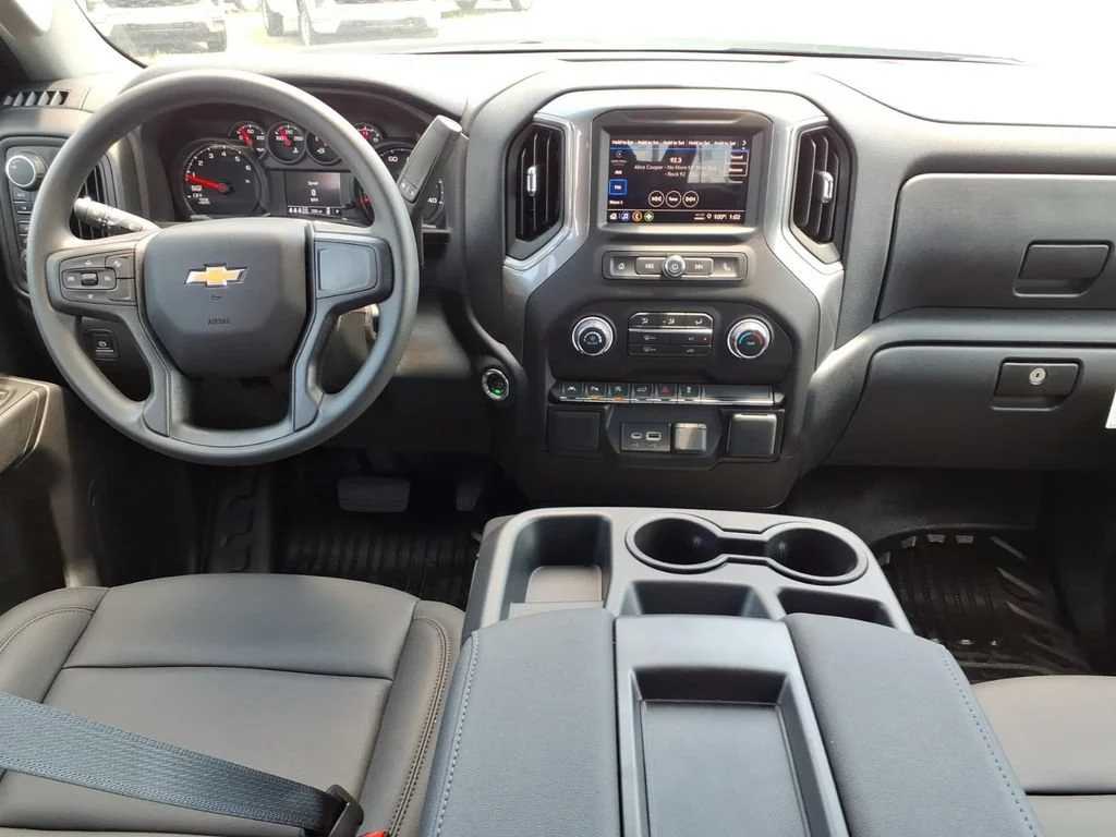 New 2026 Summit White Chevrolet WT image 20