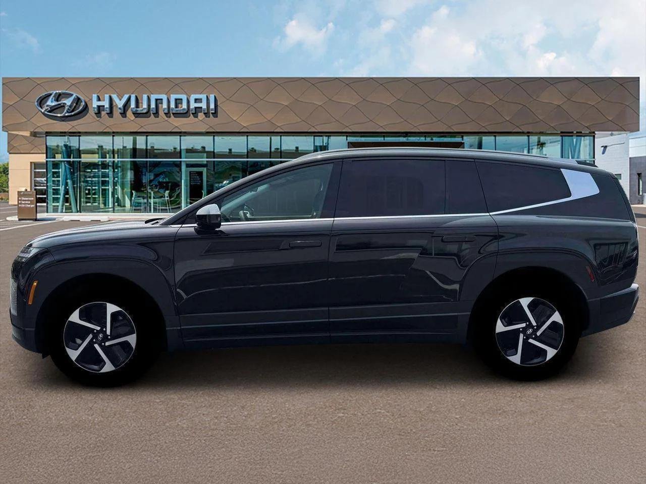 New 2026 Black Hyundai SE image 3