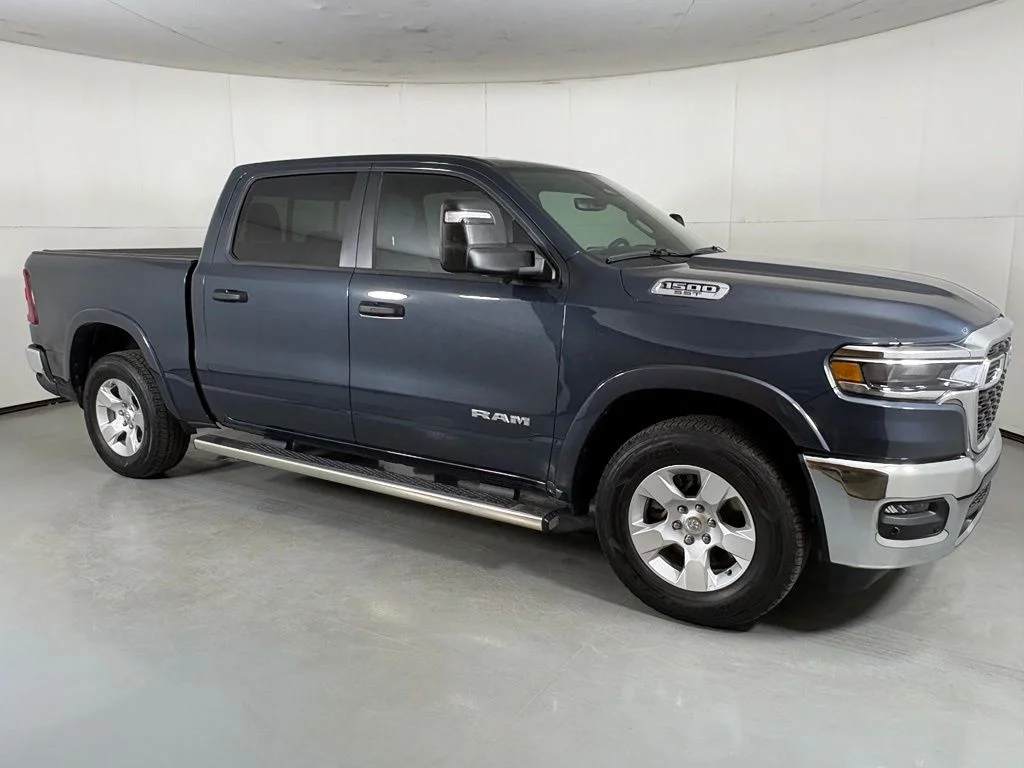 Used 2025 Blue Ram Big Horn/Lone Star image 9