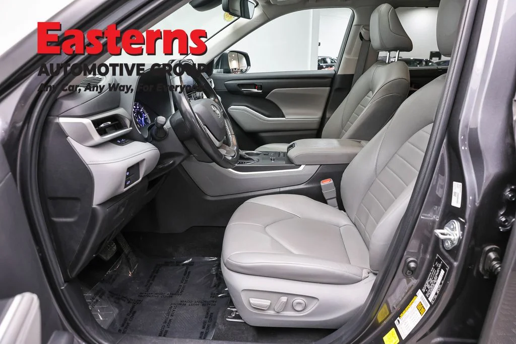 Used 2022 Gray Toyota XLE image 14