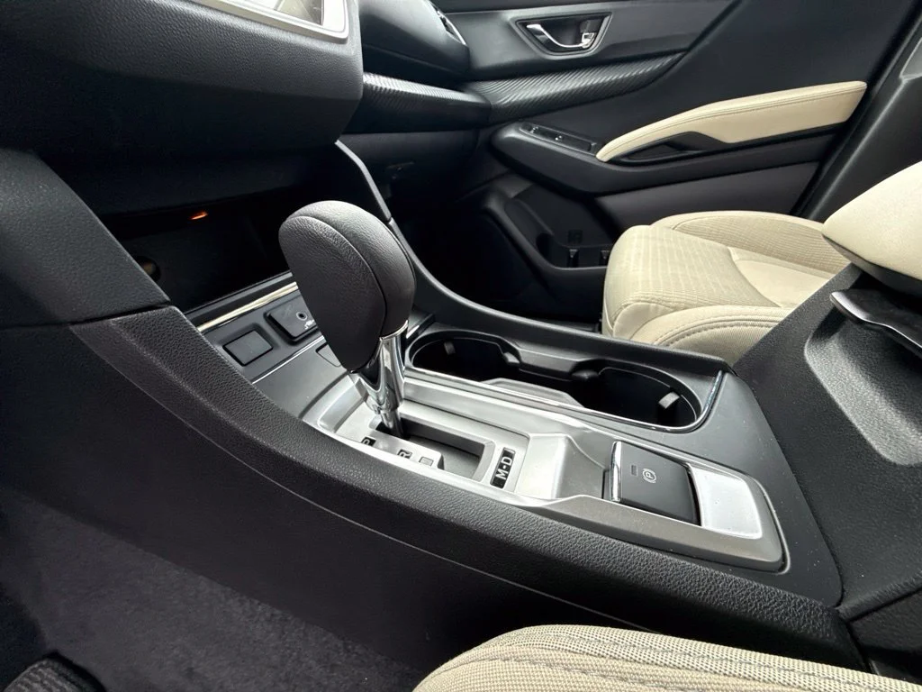 Used 2025  Subaru Premium image 33