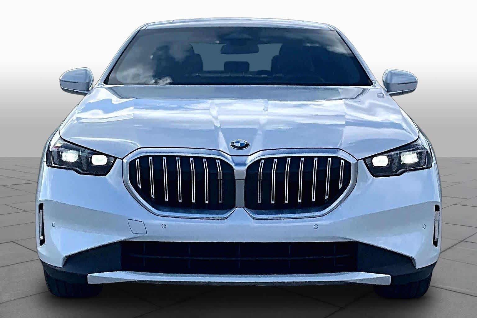 Used 2026 Mineral White Metallic BMW 530i image 3