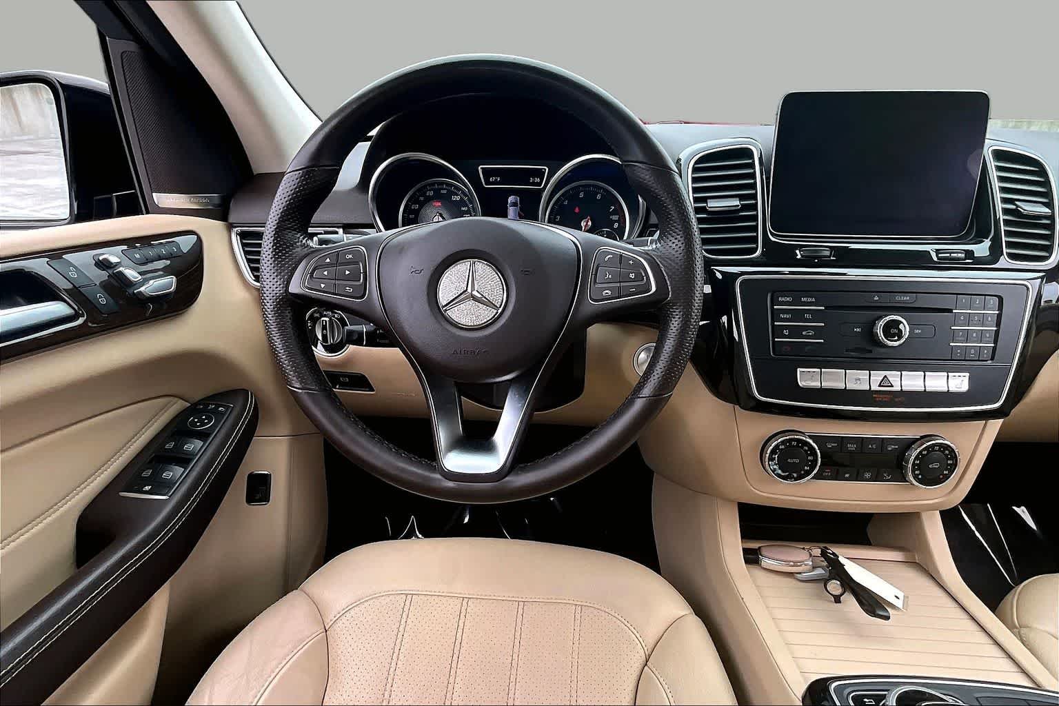 Used 2018 Obsidian Black Metallic Mercedes-Benz GLE 350 image 6