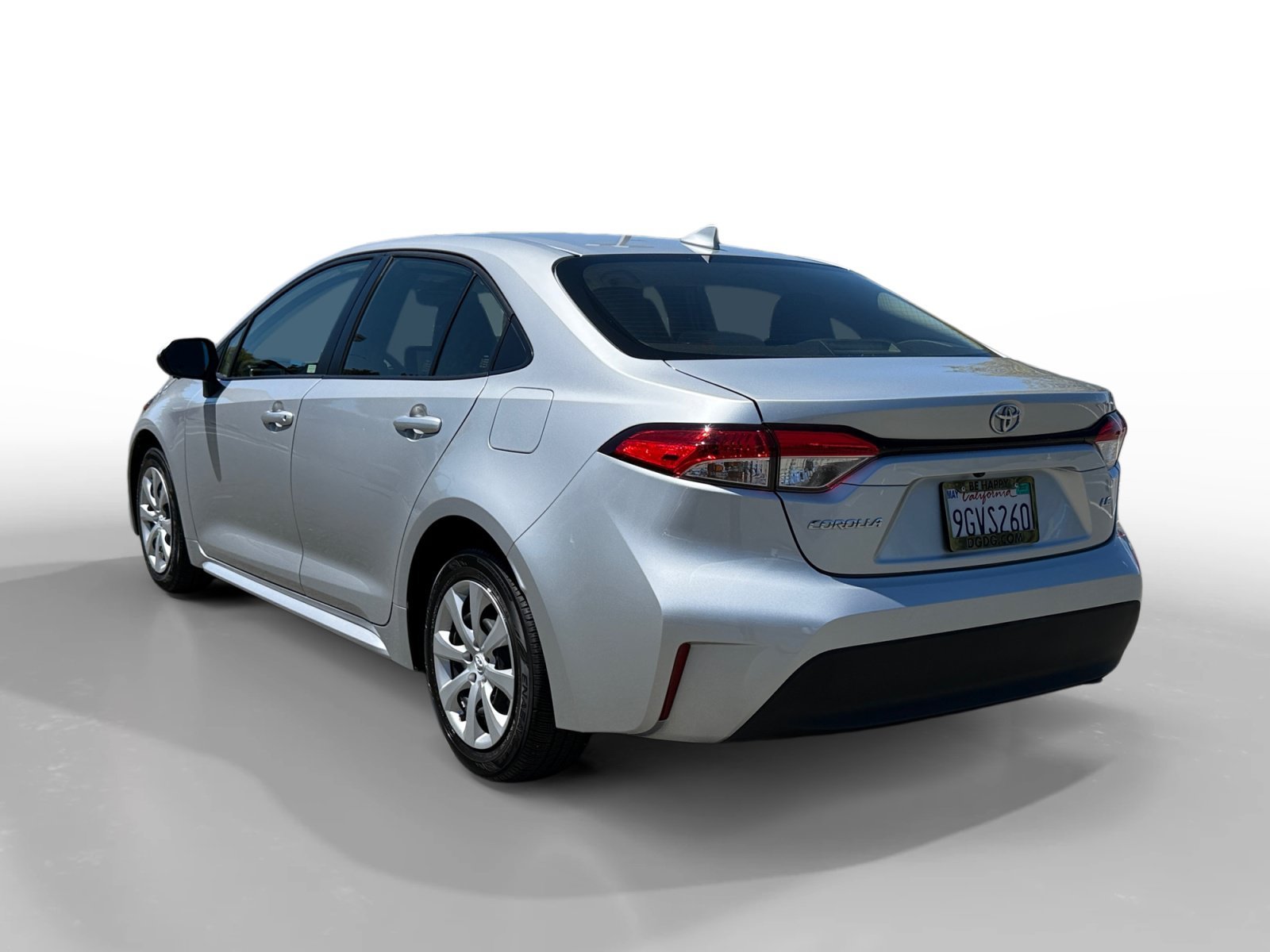Used 2023 Classic Silver Metallic Toyota LE image 3