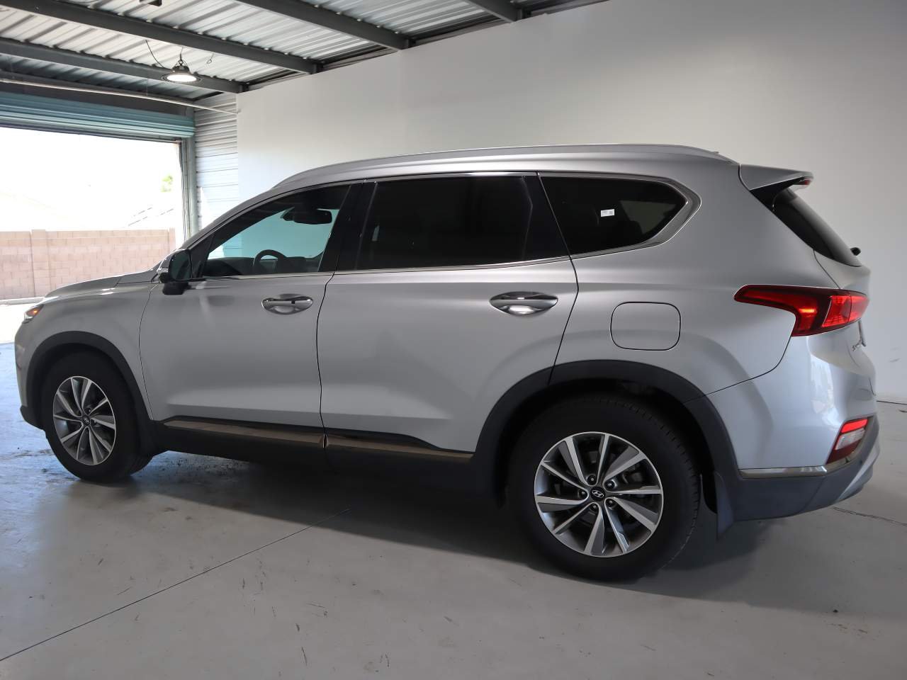 Used 2020 Shimmering Silver Hyundai Limited image 8