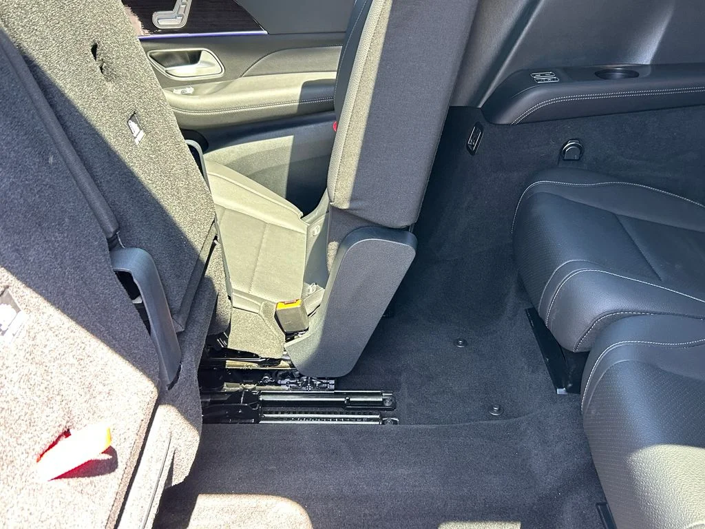 2025 Mercedes-Benz GLS Base - Photo 33