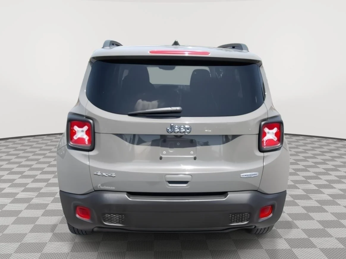Used 2021 Graphite Gray Jeep Latitude image 6