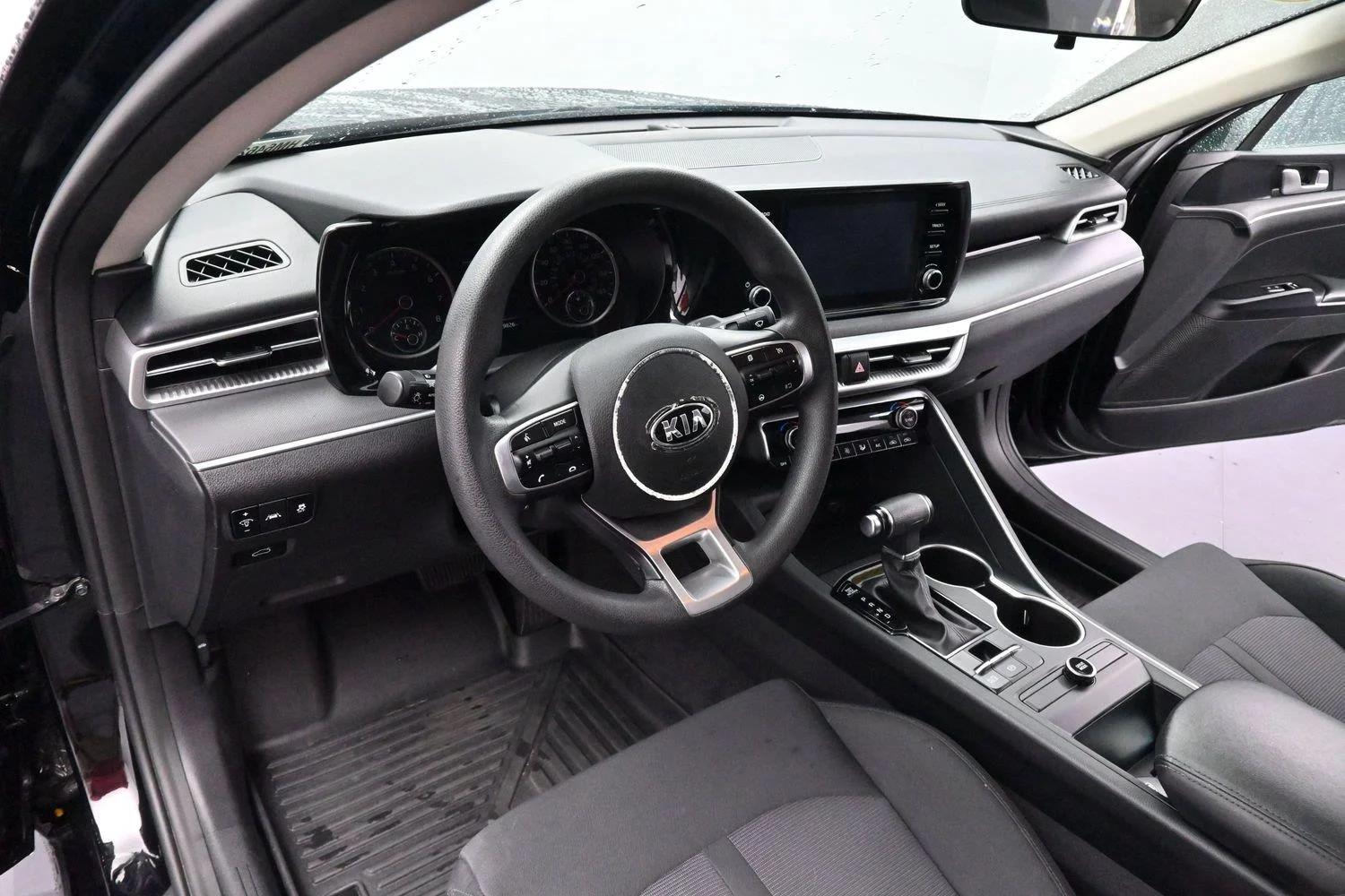 Used 2021 Ebony Black Kia LXS image 14