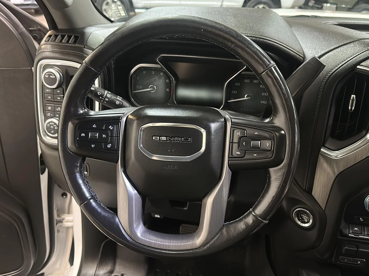 Used 2020 White Frost Tricoat GMC Denali image 20