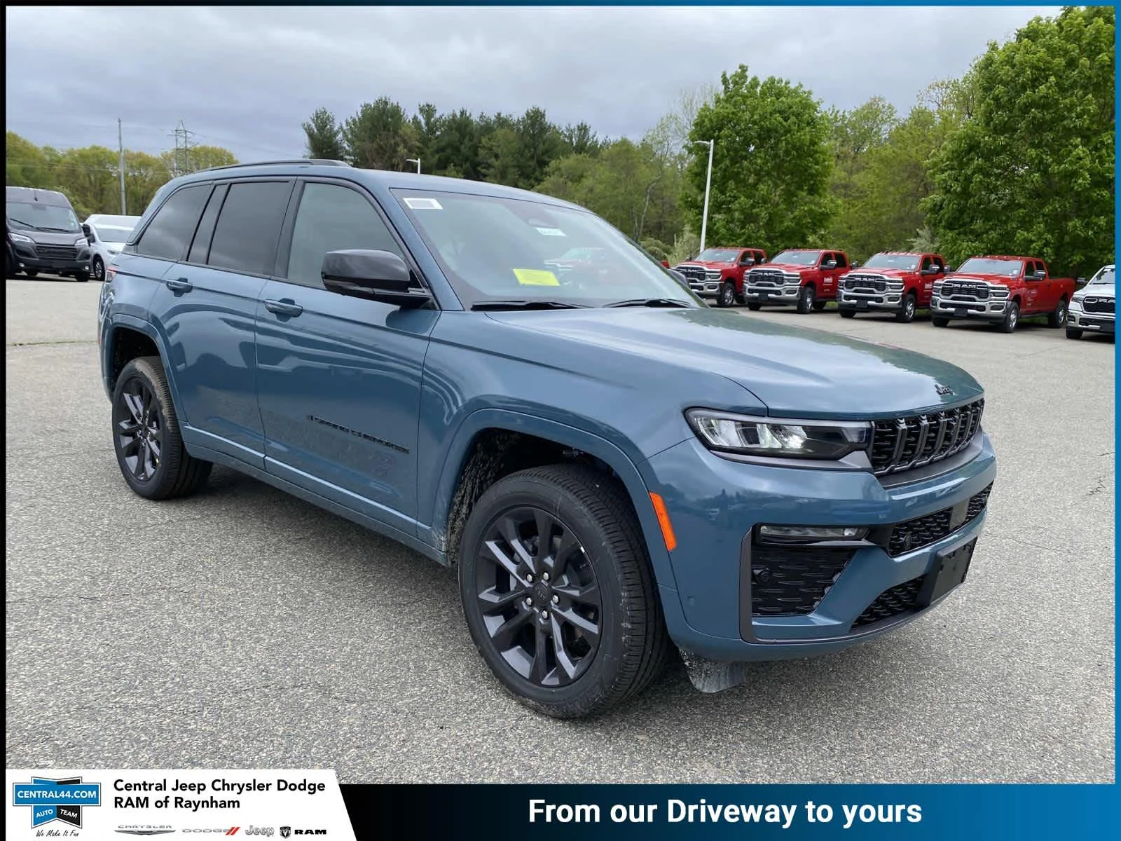 2026 Jeep Grand Cherokee Limited Reserve 4x4's photo