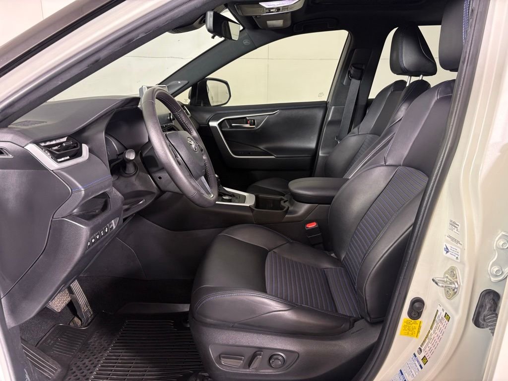 Used 2022 White Toyota XSE image 20