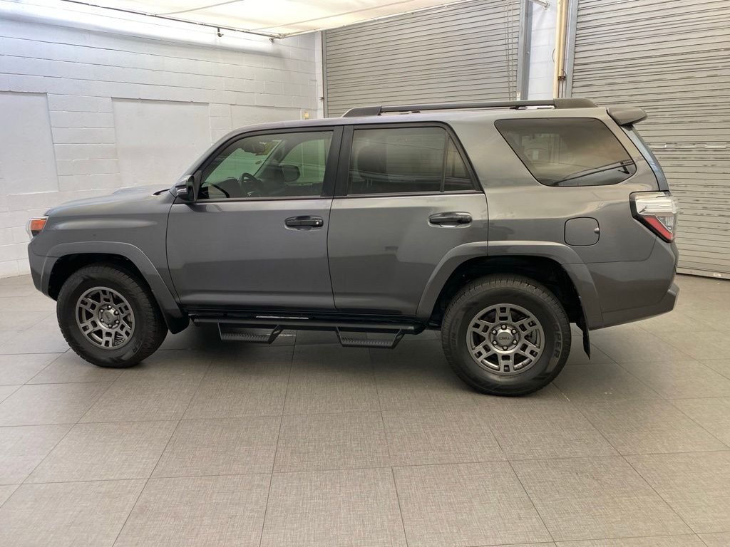 Used 2020 Gray Toyota Venture image 6