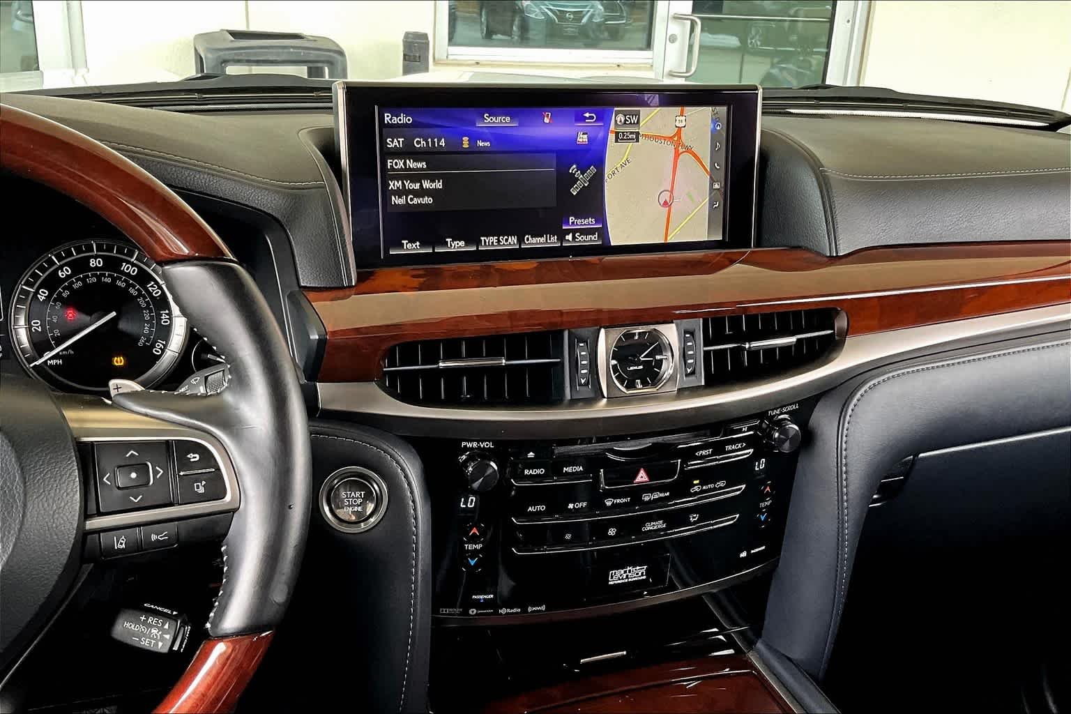 Used 2020 Eminent White Pearl Lexus  image 7