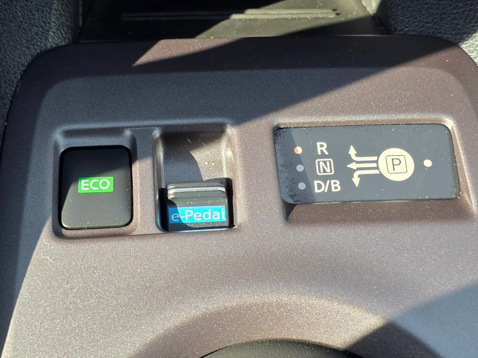 Certified Used 2025 White Nissan S image 38