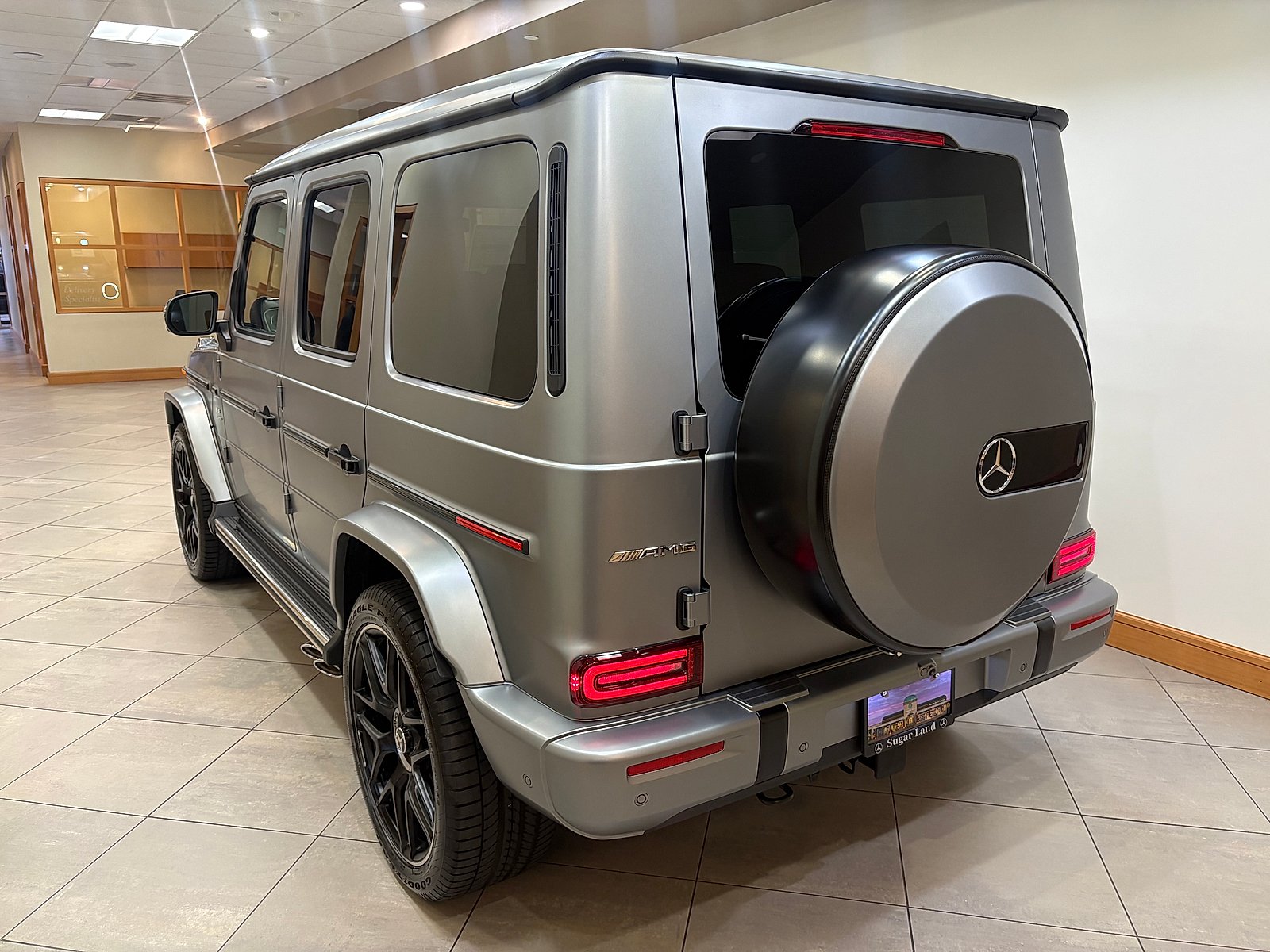 New 2027 MANUFAKTUR Platinum Magno Mercedes-Benz AMG® G 63 image 4