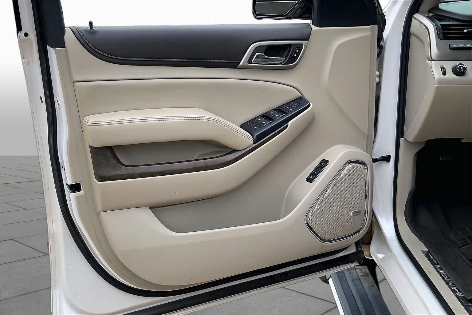 Used 2018 WHITE FROST TRICOAT GMC Denali image 21