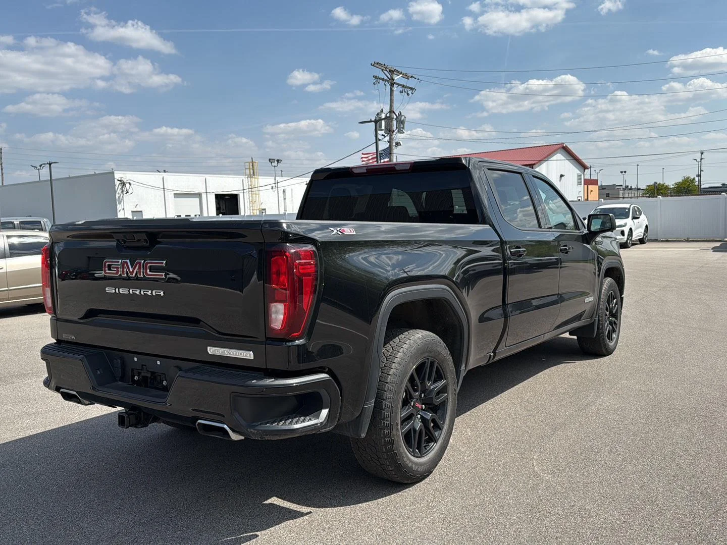 Used 2023 Onyx Black GMC Elevation image 3