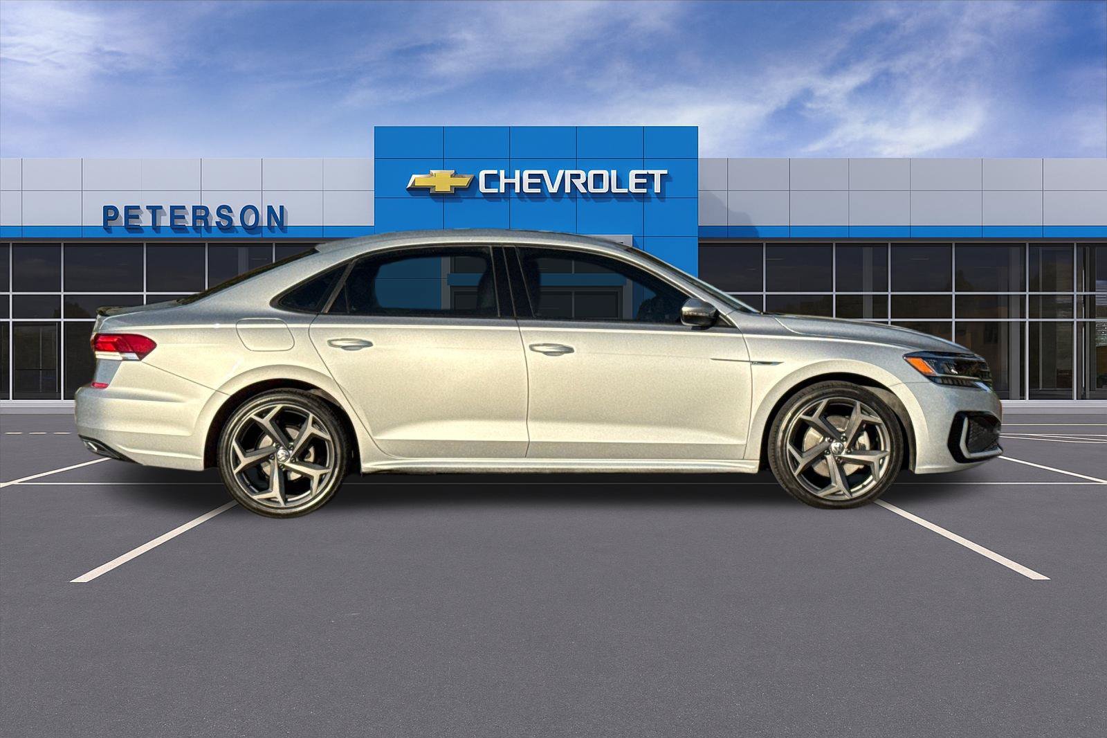 Used 2021 Silver Volkswagen 2.0T R-Line image 3