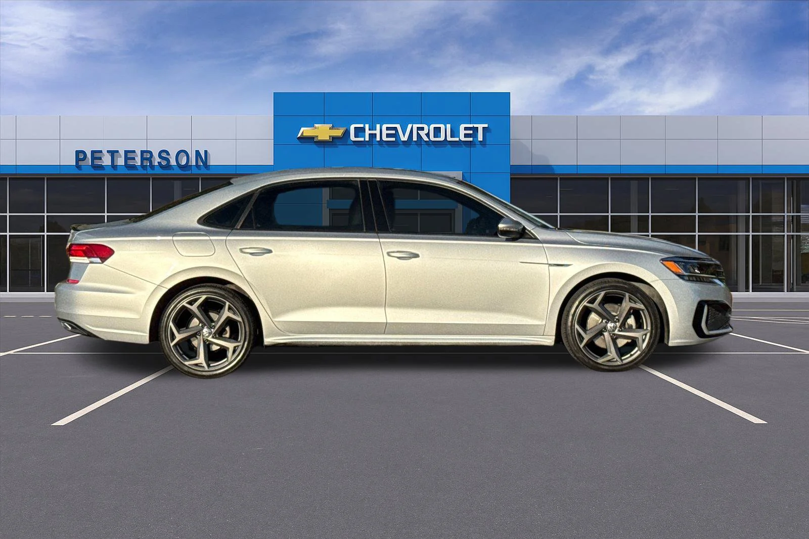Used 2021 Silver Volkswagen 2.0T R-Line image 3
