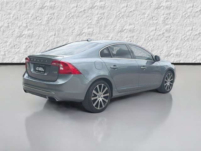 Used 2016 Gray Metallic Volvo T5 Drive-E Premier image 3