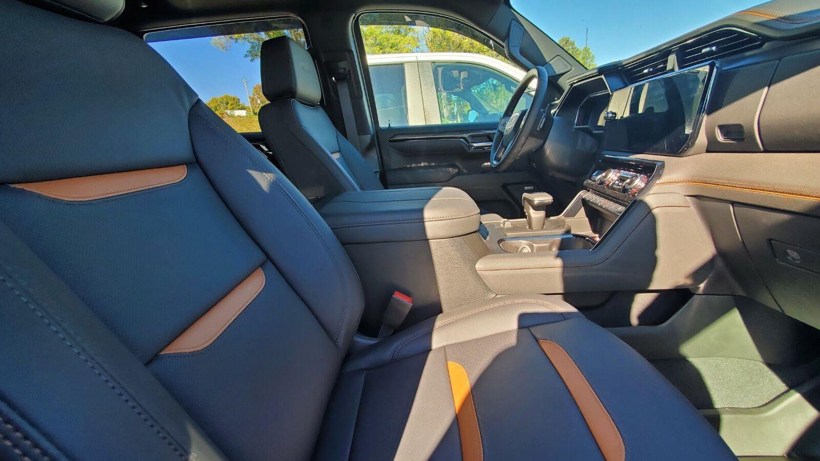 Used 2026 Sterling Metallic GMC AT4 image 4