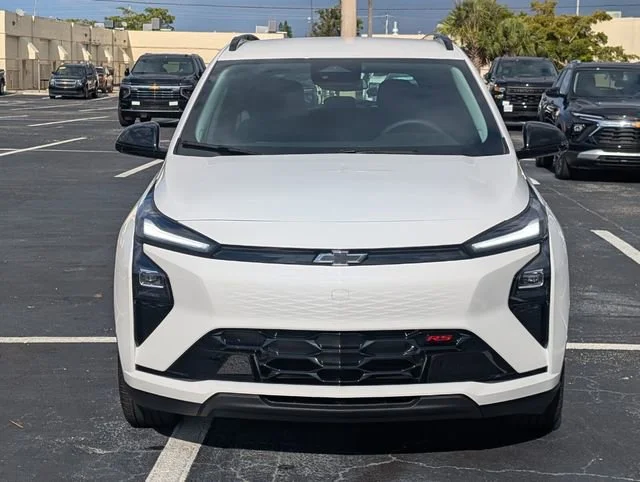 New 2027 Summit White Chevrolet RS image 2