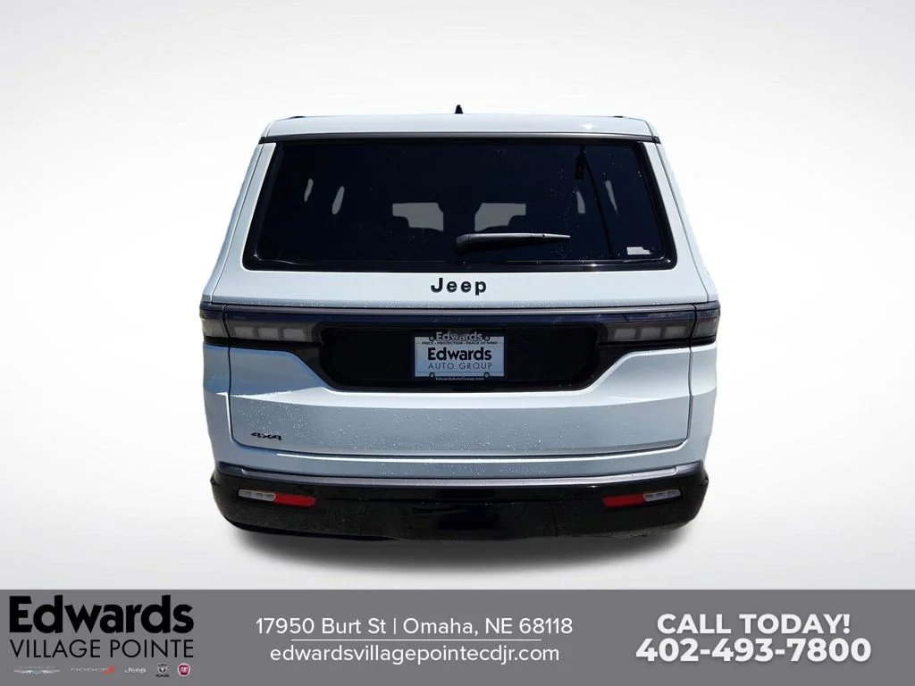 New 2026 Bright White Clear-Coat Exterior Paint Jeep Limited Altitude image 4