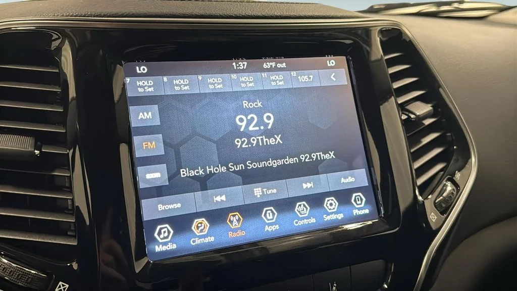 Used 2020 Red Jeep Limited image 18