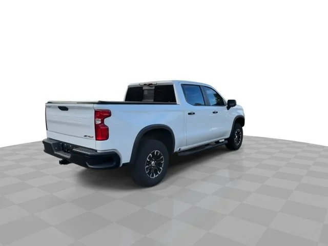 Certified Used 2022  Chevrolet ZR2 image 8