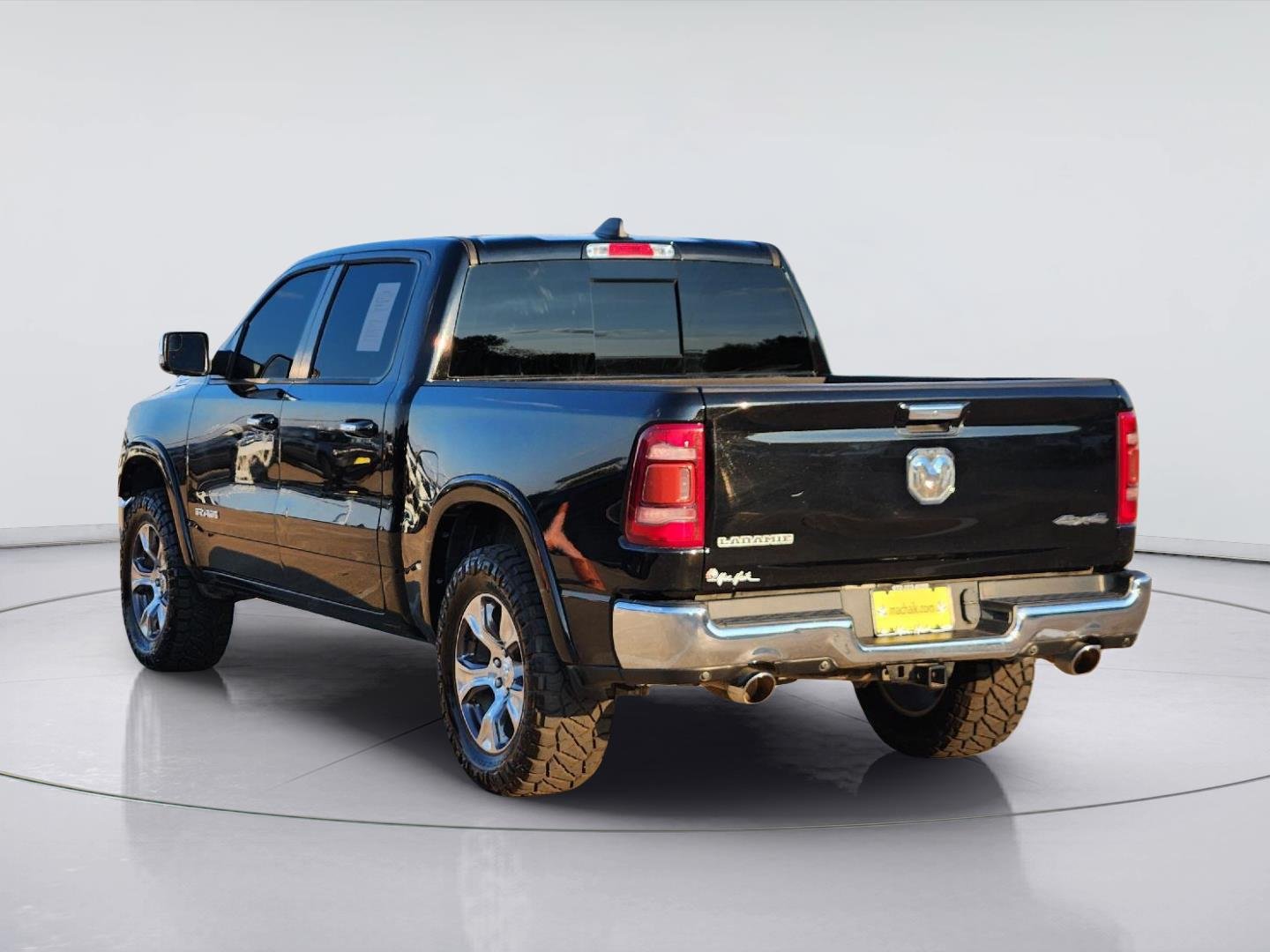 Used 2020 Diamond Black Crystal Pearlcoat Ram Laramie image 4