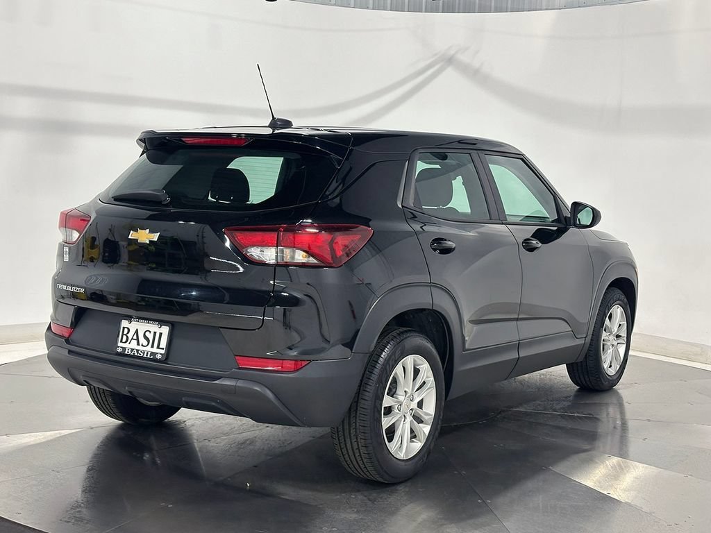 Used 2021 MOSAIC BLACK METALLIC Chevrolet LS image 11