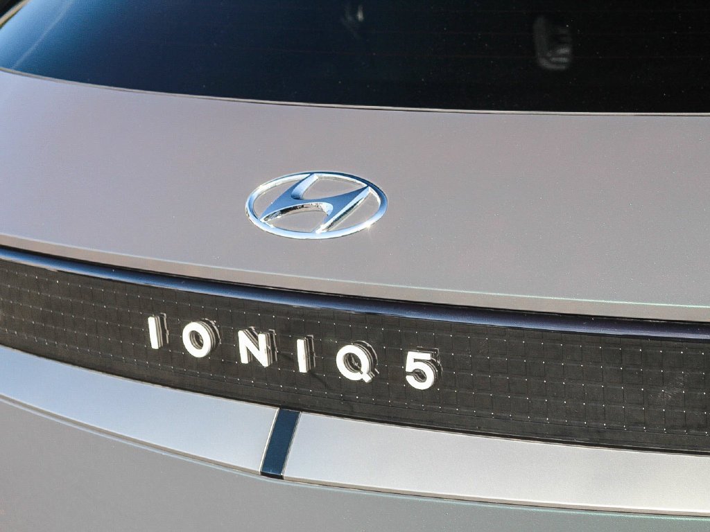 Used 2024 Green Hyundai SEL image 10