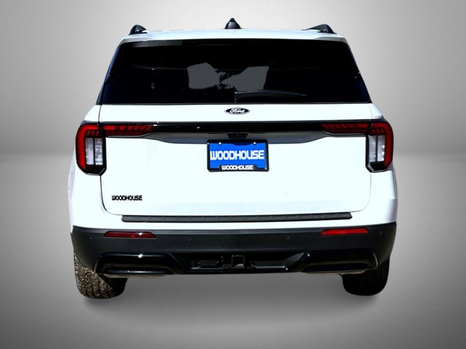 New 2027 Star White Metallic Tri-Coat Ford ST-Line image 6