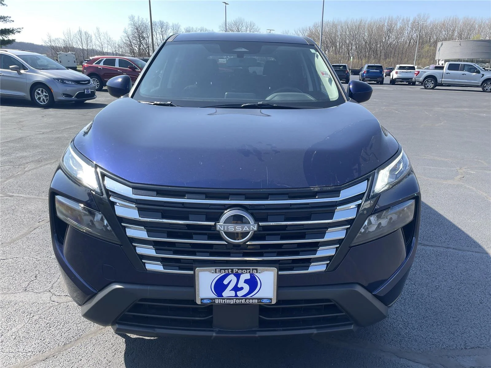 Used 2025 Deep Ocean Blue Pearl Nissan SV image 9