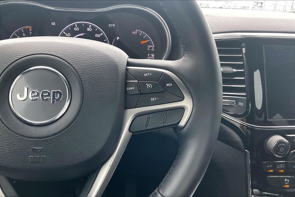 Used 2019 Bright White Clearcoat Jeep Altitude image 11